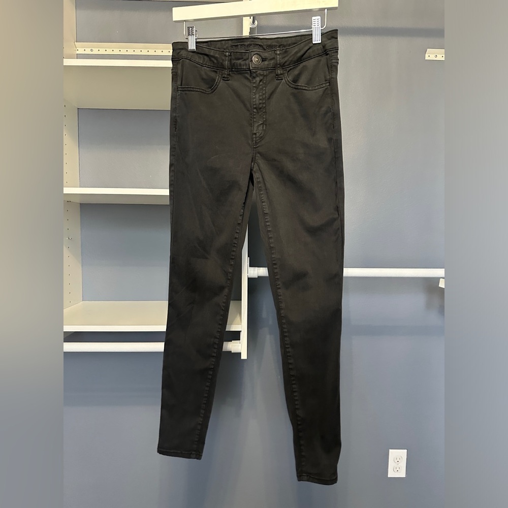 American Eagle Black Hi-rise Jegging - size 6